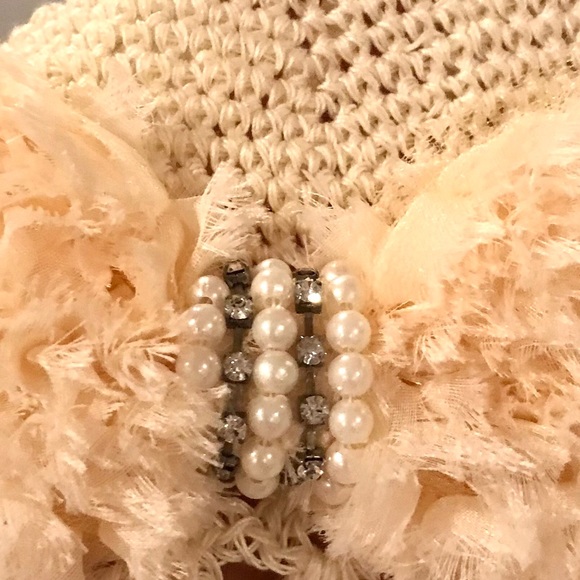 Girl’s crochet hat - Picture 5 of 5